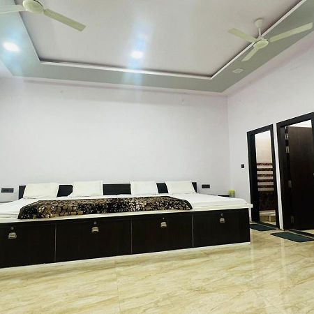 Hotel Rudra Residency Near Railway Station Mathura Εξωτερικό φωτογραφία