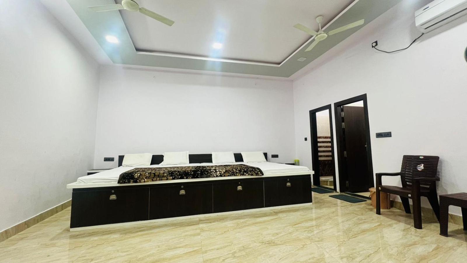 Hotel Rudra Residency Near Railway Station Mathura Εξωτερικό φωτογραφία