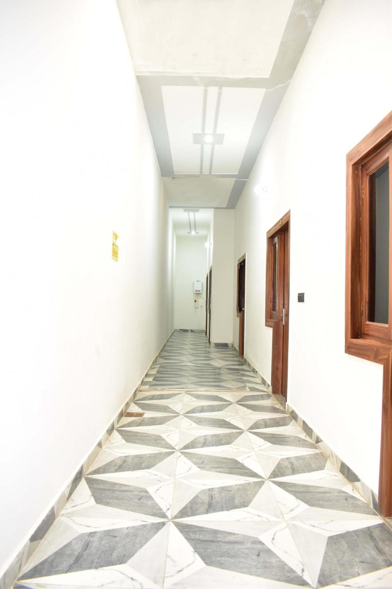 Hotel Rudra Residency Near Railway Station Mathura Εξωτερικό φωτογραφία