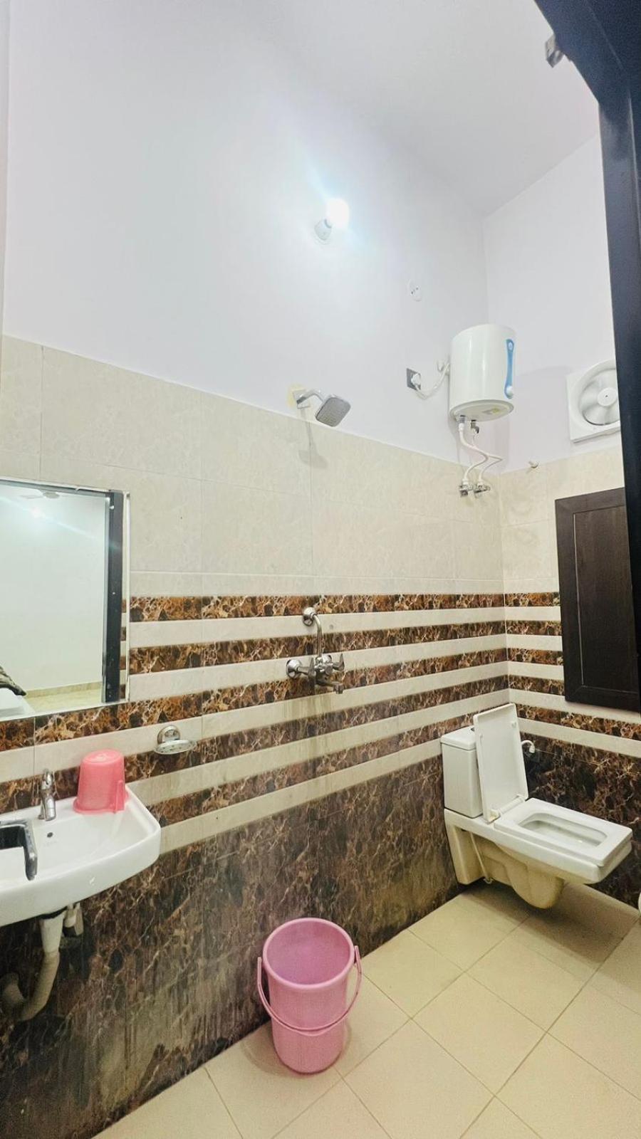 Hotel Rudra Residency Near Railway Station Mathura Εξωτερικό φωτογραφία