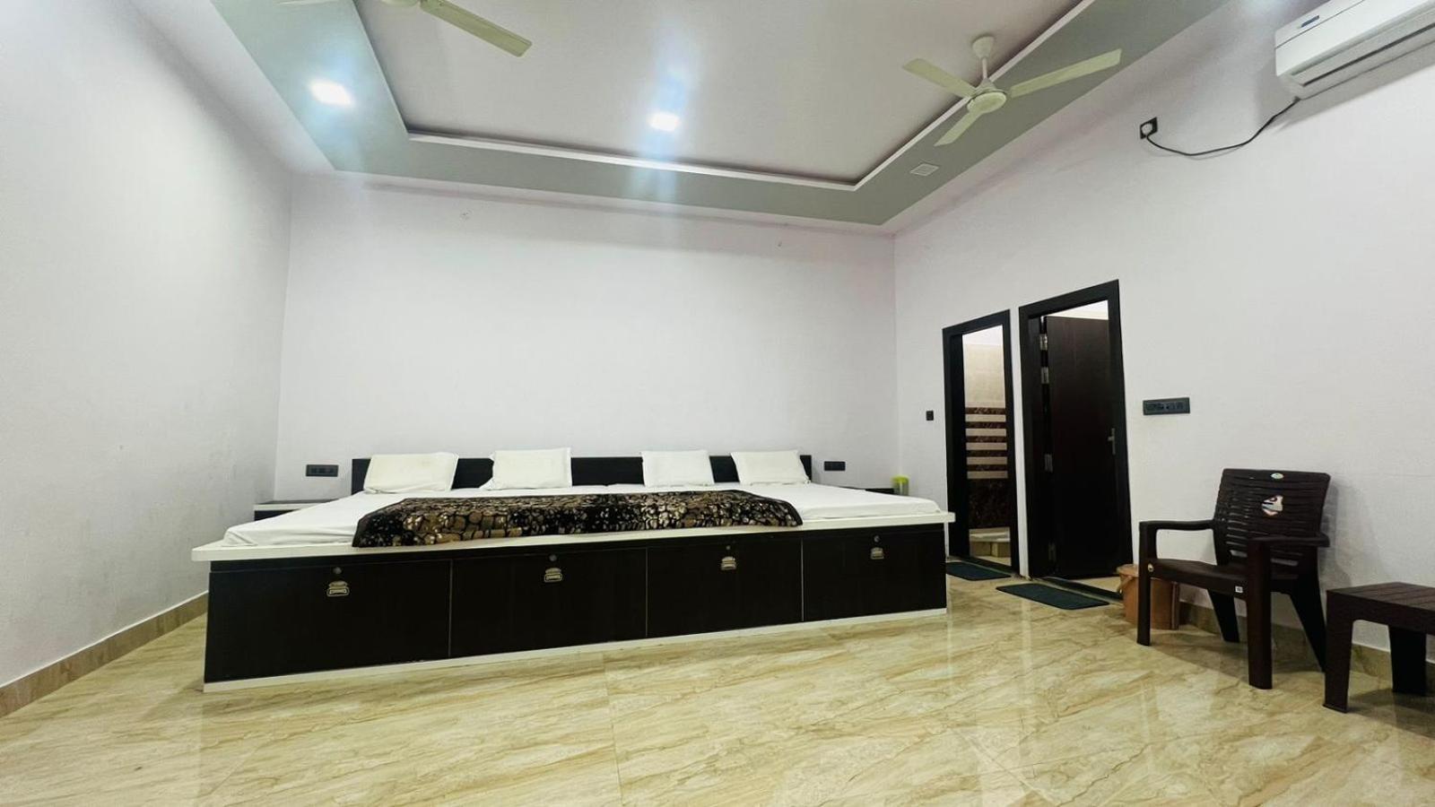 Hotel Rudra Residency Near Railway Station Mathura Εξωτερικό φωτογραφία