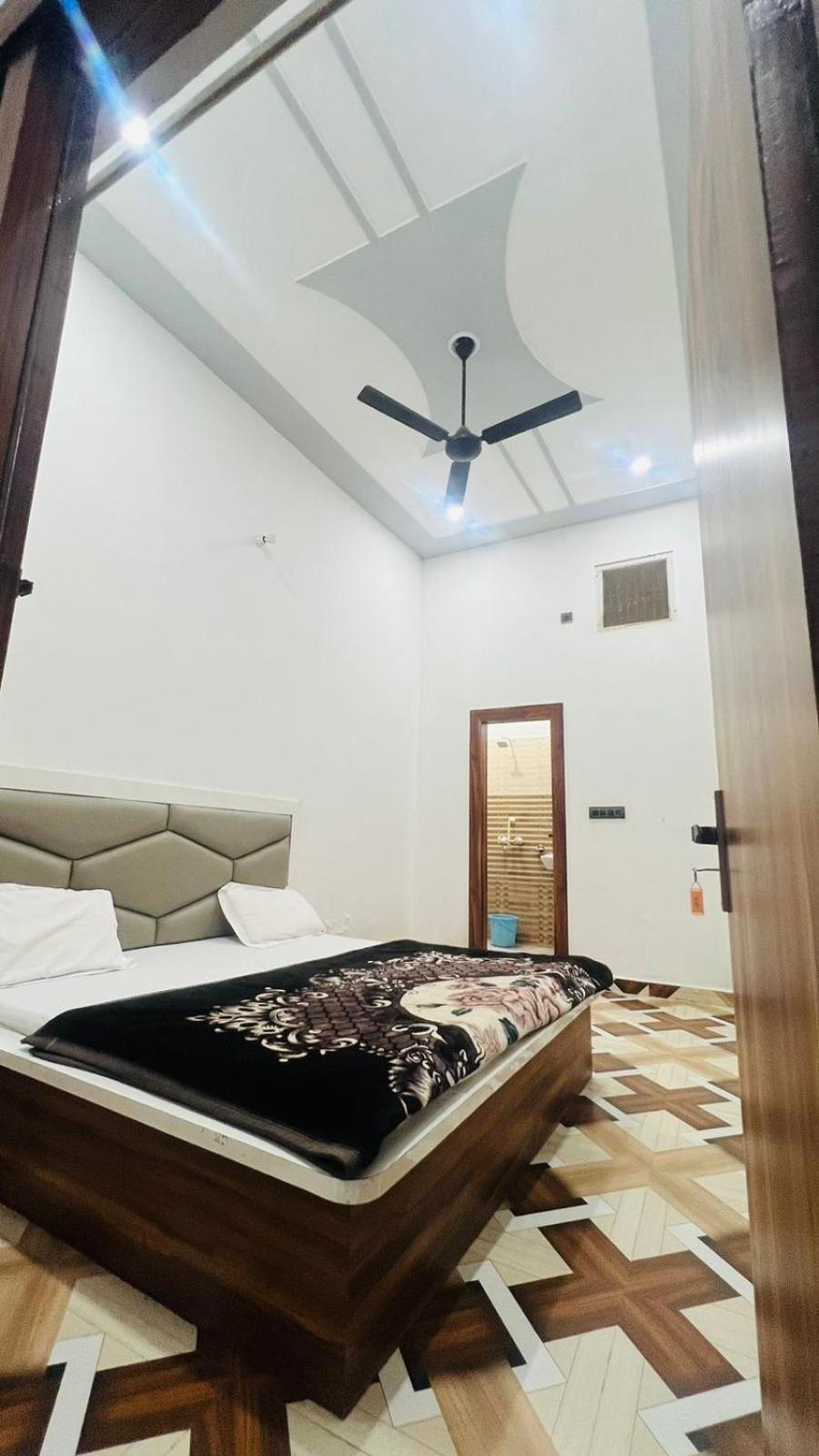 Hotel Rudra Residency Near Railway Station Mathura Εξωτερικό φωτογραφία